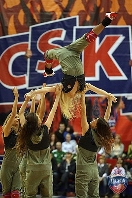 CSKA dance team (photo Y. Kuzmin, cskabasket.com)