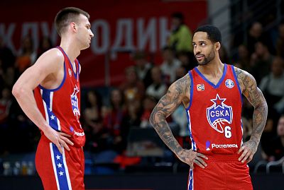 Самсон Руженцев и Мело Тримбл (фото: М. Сербин, cskabasket.com)