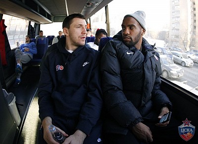Vitaly Fridzon and Aaron Lee Jackson (photo: M. Serbin, cskabasket.com)