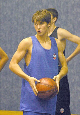 Илья Гусев (фото cskabasket.com)