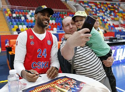 Амат М'Бай (фото: М. Сербин, cskabasket.com)