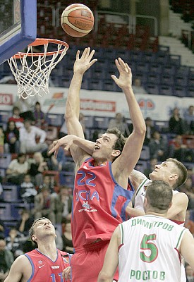 Tomas Van Den Spiegel 13 points + 16 rebounds (photo T. Makeeva)