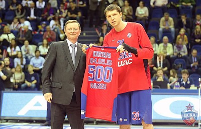 Сергей Иванов и Виктор Хряпа (фото: М. Сербин, cskabasket.com)