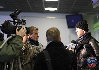 Рамунас Шишкаускас в аэропорту Каунаса (фото М. Сербин, cskabasket.com)