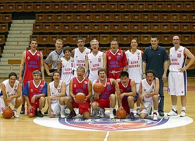CSKA and Euroleague Teams (photo cskabasket.com)