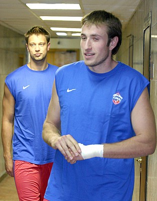 Matjaz Smodis and David Andersen (photo cskabasket.com)