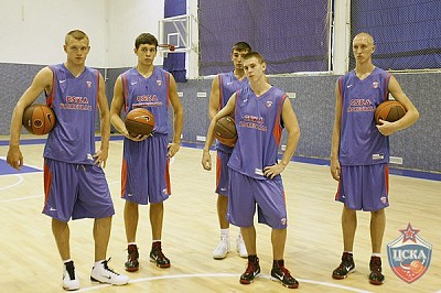 Players of the CSKA junior team (photo M. Serbin, cskabasket.com)