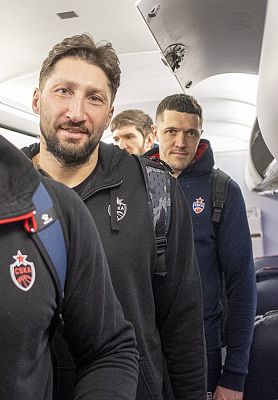 Никита Курбанов и Семён Антонов (фото: М. Сербин, cskabasket.com)
