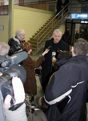 Душан Ивкович отвечает на вопросы журналистов (фото cskabasket.com)