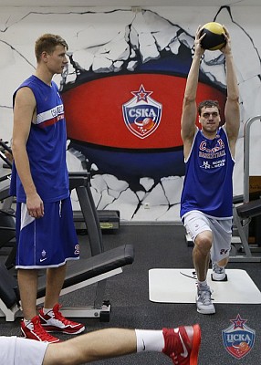 Андрей Воронцевич и Александр Каун (фото: Т. Макеева, cskabasket.com)