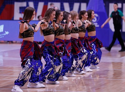 Группа поддержки ЦСКА (фото: М. Сербин, cskabasket.com)