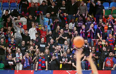 Болельщики ЦСКА (фото: М. Сербин, cskabasket.com)