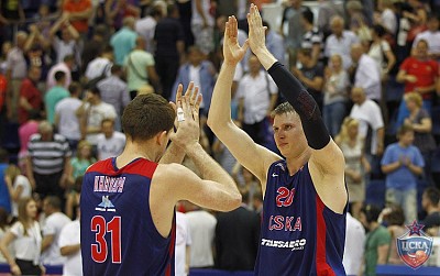 Виктор Хряпа и Андрей Воронцевич (фото: М. Сербин, cskabasket.com)