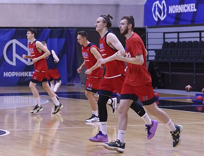 Ростислав Гусев и Максим Пронин (фото: Т. Макеева, cskabasket.com)