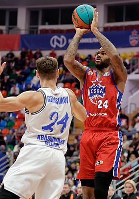 Амат М'Бай (фото: Т. Макеева, cskabasket.com)