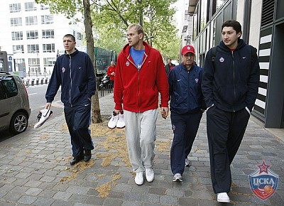 Виктор Хряпа, Антон Понкрашов, Аскер Барчо и Никита Курбанов (фото М. Сербин, cskabasket.com)