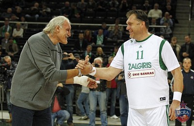 Владимир Ткаченко и Арвидас Сабонис (фото М. Сербин, cskabasket.com)