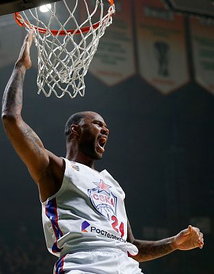 Амат М'Бай (фото: М. Сербин, cskabasket.com)