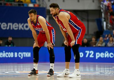 Алекса Аврамович и Никита Курбанов (фото: М. Сербин, cskabasket.com)