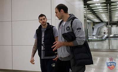 Vladimir Micov and Nenad Krstic (photo: M. Serbin, cskabasket.com)