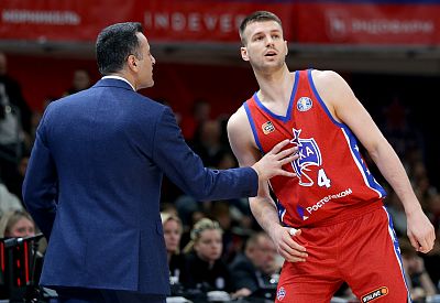 Андреас Пистиолис и Самсон Руженцев (фото: М. Сербин, cskabasket.com)