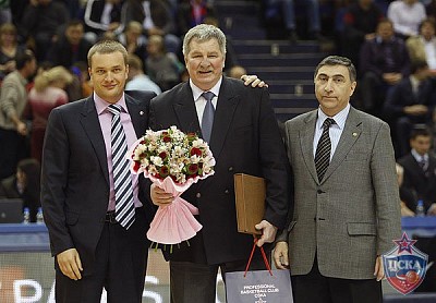 Andrey Vatutin, Ivan Edeshko and Karen Pogosyan (photo M. Serbin, cskabasket.com)