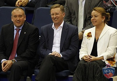 Yuri Yurkov, Sergey Ivanov and Natalia Furaeva (photo M. Serbin, cskabasket.com)