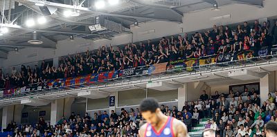 Болельщики ЦСКА (фото: М. Сербин, cskabasket.com)
