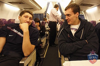 Nikita Kurbanov and Alexander Kaun (photo M. Serbin, cskabasket.com)