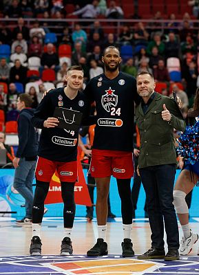 Алекса Аврамович и Амат М'Бай (фото: М. Сербин, cskabasket.com)