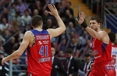 Nikita Kurbanov and Victor Khryapa (photo: M. Serbin, cskabasket.com)