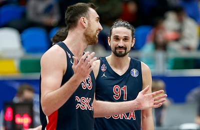 Nikola Milutinov and Alexey Shved (photo: M. Serbin, cskabasket.com)