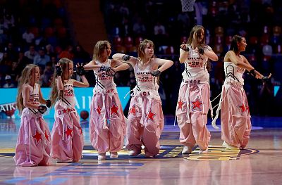 Группа поддержки ЦСКА (фото: М. Сербин, cskabasket.com)