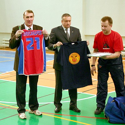 After the friendly game (photo cskabasket.com)