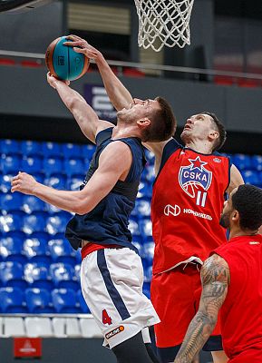 Семён Антонов и Самсон Руженцев (фото: М. Сербин, cskabasket.com)