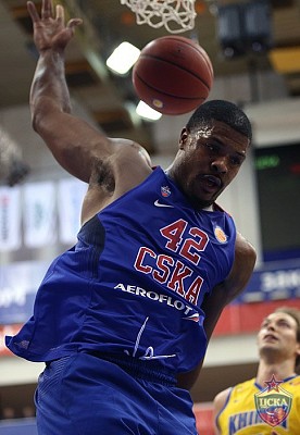 Kyle Hines (photo: M. Serbin, cskabasket.com)