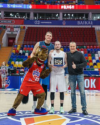 (фото: М. Сербин, cskabasket.com)