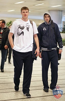 Andrey Vorontsevich and Alexey Shved (photo M. Serbin, cskabasket.com)