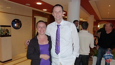 Наталия Фураева и Артурас Карнишовас  (фото cskabasket.com)
