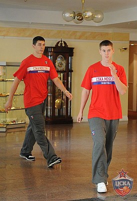 Александр Гудумак и Максим Бычков (фото cskabasket.com)