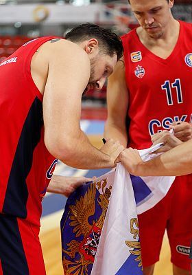 Никита Курбанов и Семён Антонов (фото: М. Сербин, cskabasket.com)