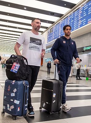 Яннис Гапкиадис и Мело Тримбл (фото: М. Сербин, cskabasket.com)