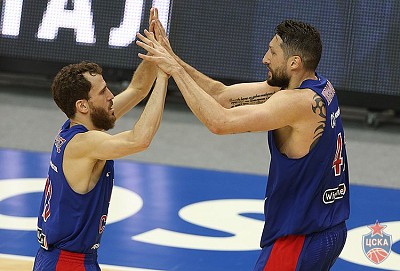 Sergio Rodriguez and Nikita Kurbanov (photo: M. Serbin, cskabasket.com)