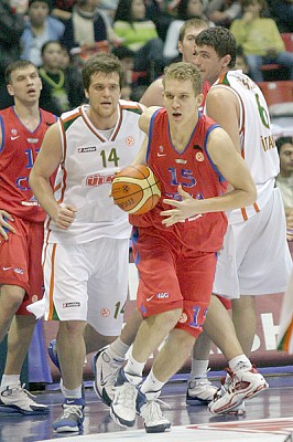 Анатолий Каширов дебютировал в матчах Евролиги (фото cskabasket.com)