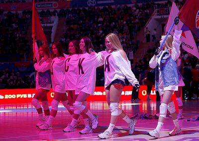 Группа поддержки ЦСКА (фото: М. Сербин, cskabasket.com)
