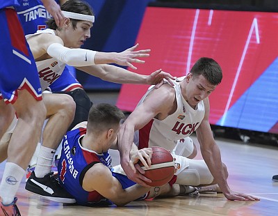 Vladimir Karpenko and Samson Ruzhentsev (photo: T. Makeeva, cskabasket.com)