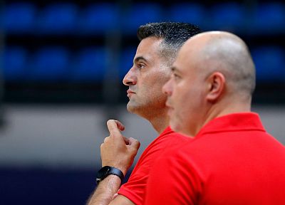 Андреас Пистиолис и Денис Годлевский (фото: М. Сербин, cskabasket.com)