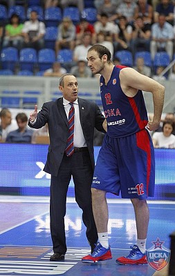 Ettore Messina and Nenad Krstic (photo: M. Serbin, cskabasket.com)