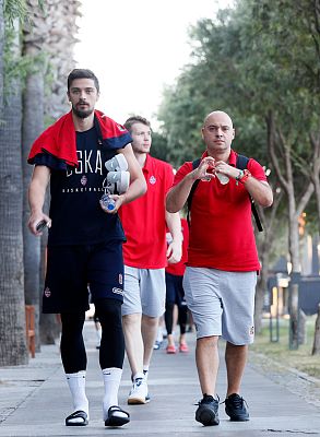 Антон Астапкович и Марко Величкович (фото: М. Сербин, cskabasket.com)