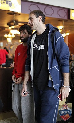 Милош Теодосич и Ненад Крстич (фото М. Сербин, cskabasket.com)